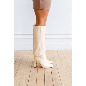 Lulus Lorlia Almond Square Toe Knee High Boots White - Size 7.5